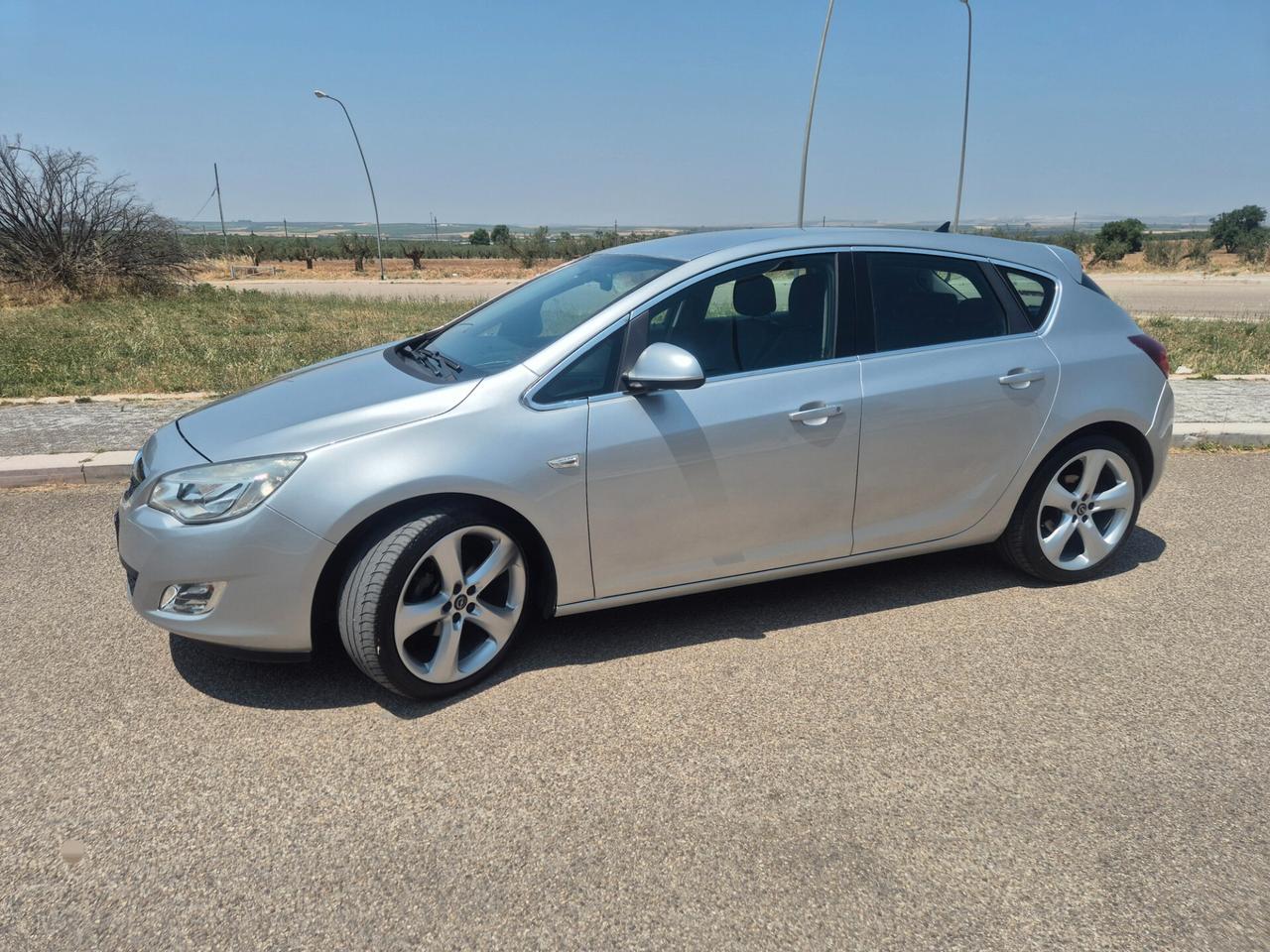 Opel Astra cosmo 1.4 Turbo 140CV 5 porte 2012