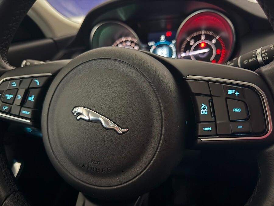 Jaguar E-Pace 2.0D AWD Uniproprietario