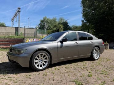 BMW Serie 7 E 65-66 745i