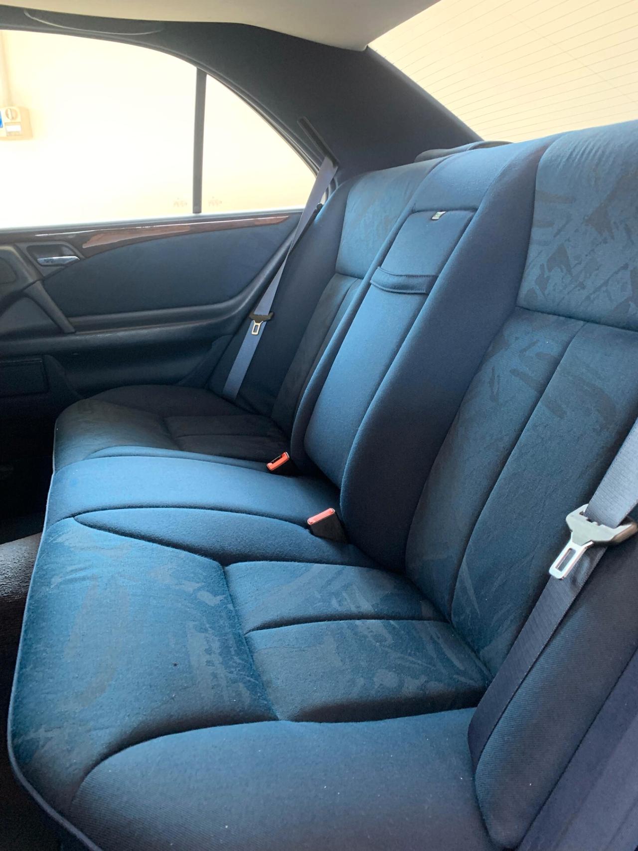 Mercedes-benz E 250 diesel cat Elegance