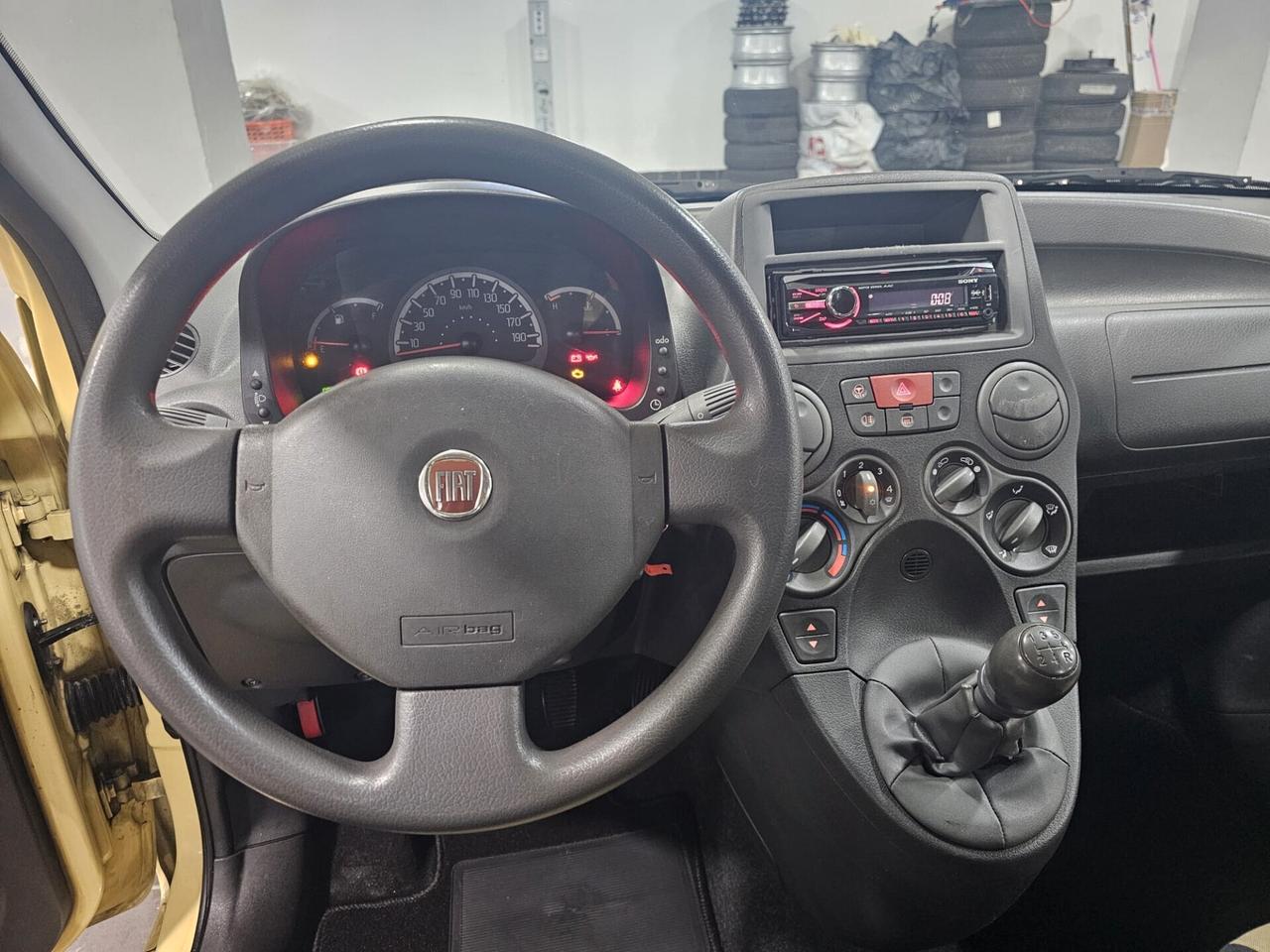 NUOVA FIAT PANDA EMOTION 1.2 BENZ 60CV - AUTO COME NUOVA