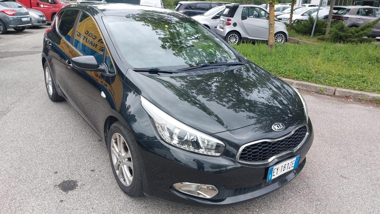 Kia Ceed cee'd 1.4 CRDi 5 porte Cool*Neopatentati*