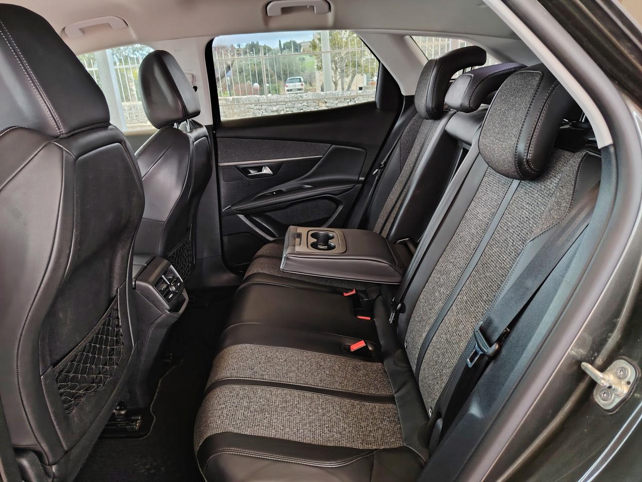 Peugeot 3008 BlueHDi 130 S&S Allure full