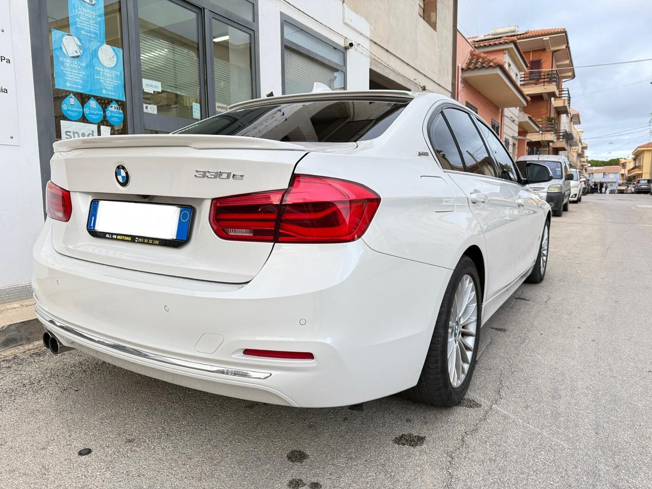 BMW 330e LUXURY iPerformance Plug in hybrod ( 184hp termico 88hp elettrico ) Berlina 2018