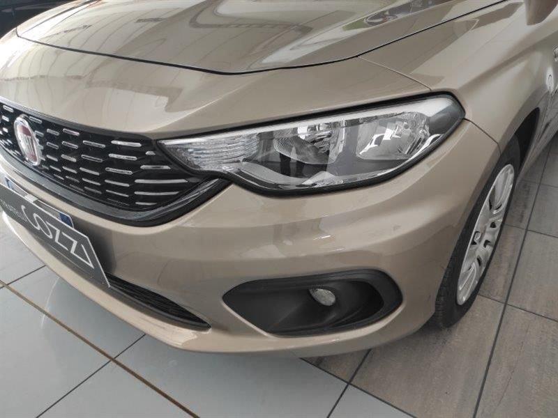 FIAT Tipo (2015) 1.6 Mjt S&S DCT SW Easy