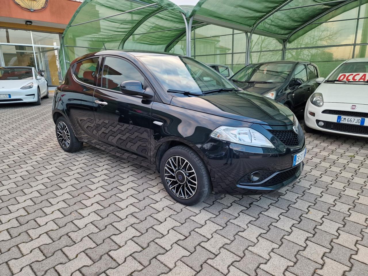 Lancia Ypsilon 1.2 69 CV 5 porte S&S Gold