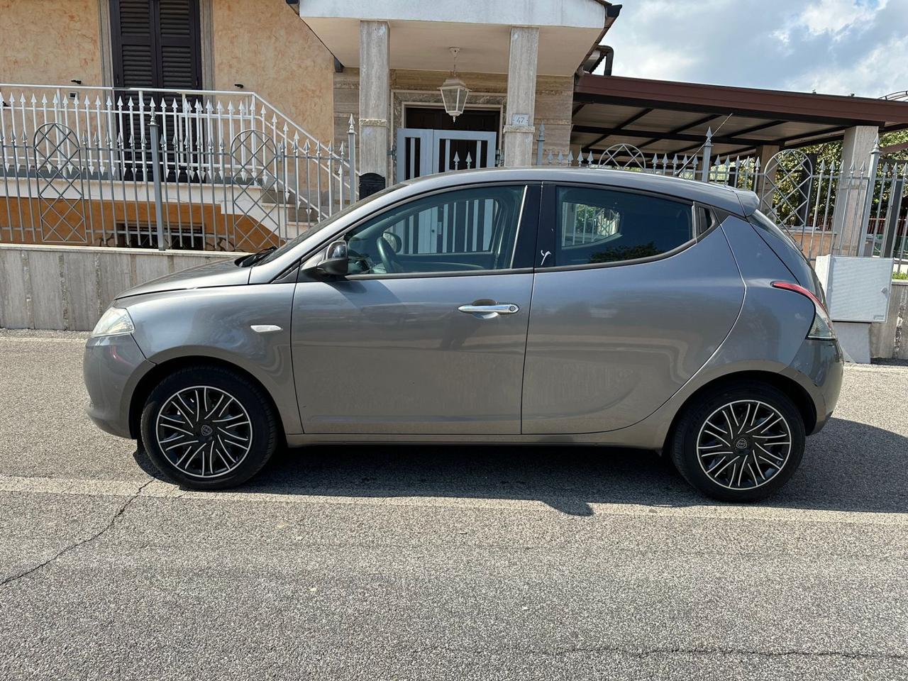 Lancia Ypsilon 1.2 69 CV 5 porte