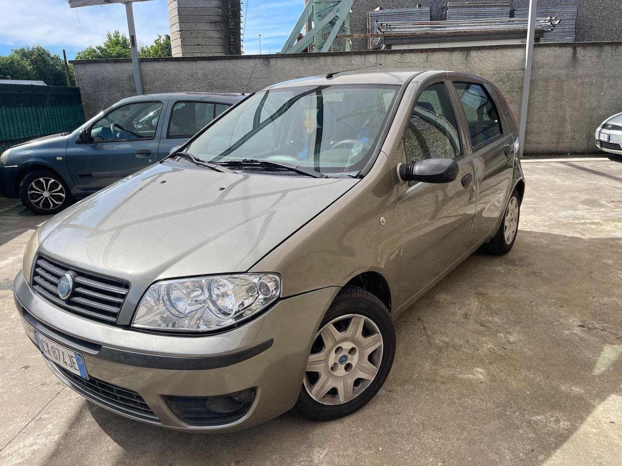 Fiat Punto 1.2i benzina euro4 neopatentati
