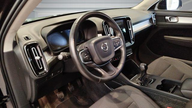 VOLVO XC40 T2 Momentum Pro