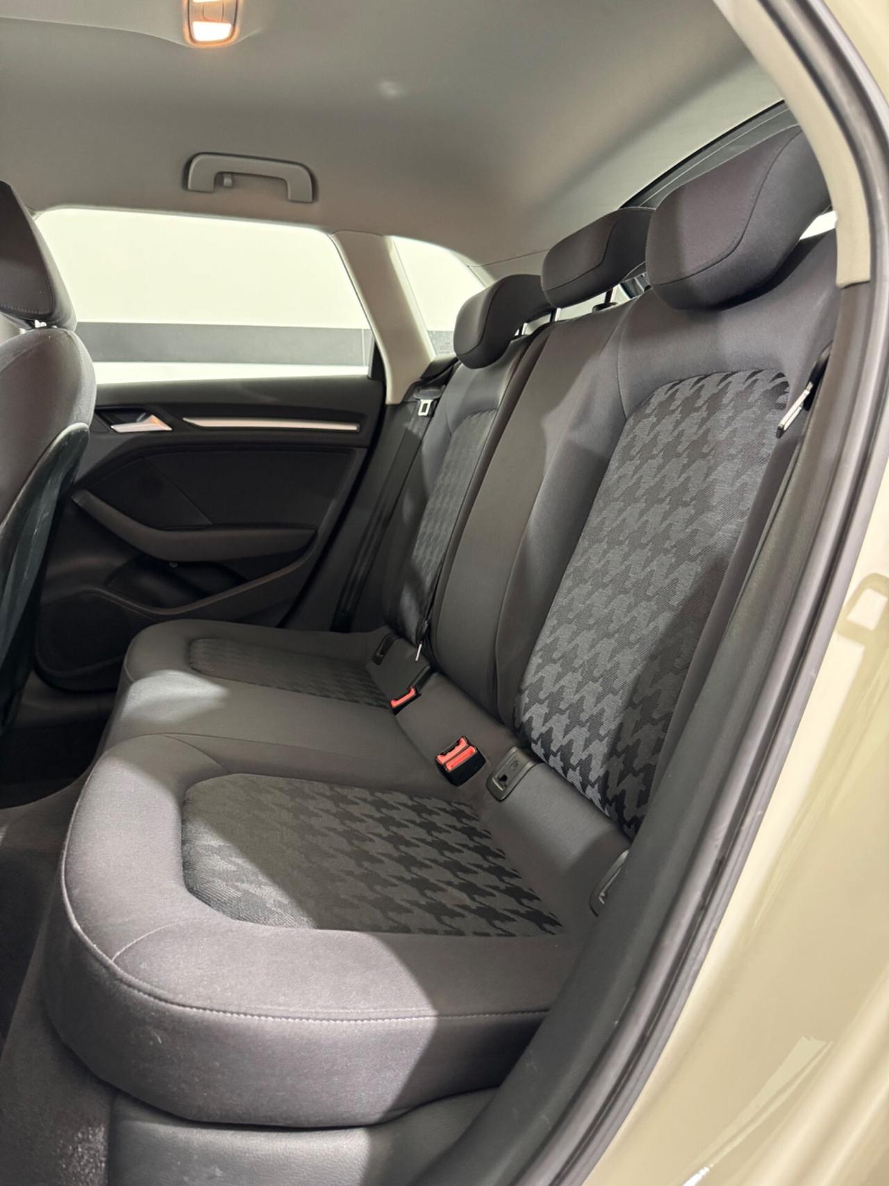 Audi A3 1.6 TDI clean diesel Ambition