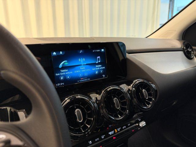 MERCEDES-BENZ B 180 d Assist Radio Park Assist Clima