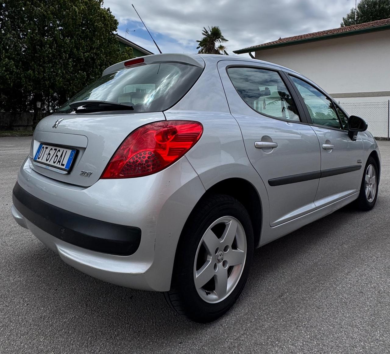 Peugeot 207 1.4 benzina soli 90.000km