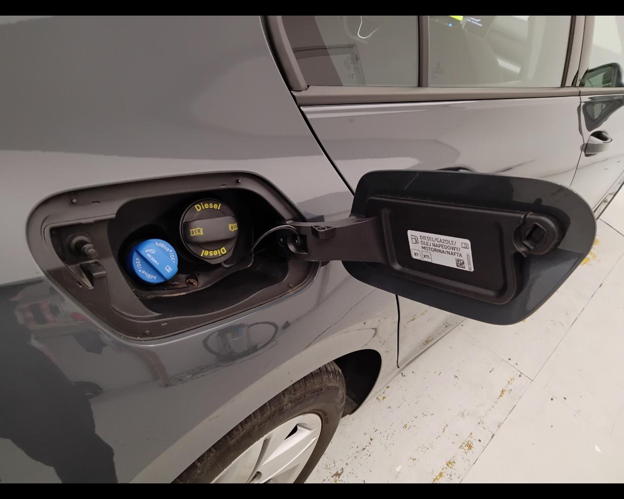 VOLKSWAGEN Golf VIII 2024 - Golf 2.0 tdi Life 115cv