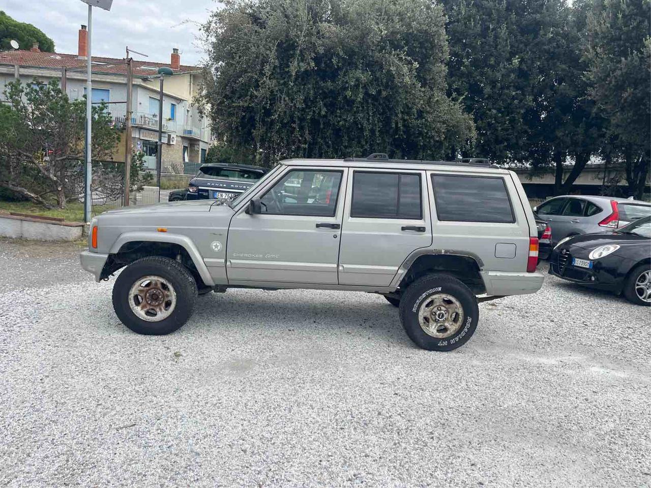 JEEP CHEROKEE