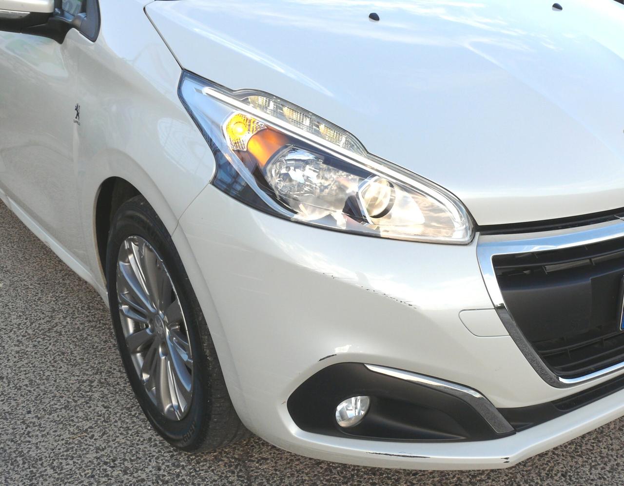 Peugeot 208 Allure (M1220)