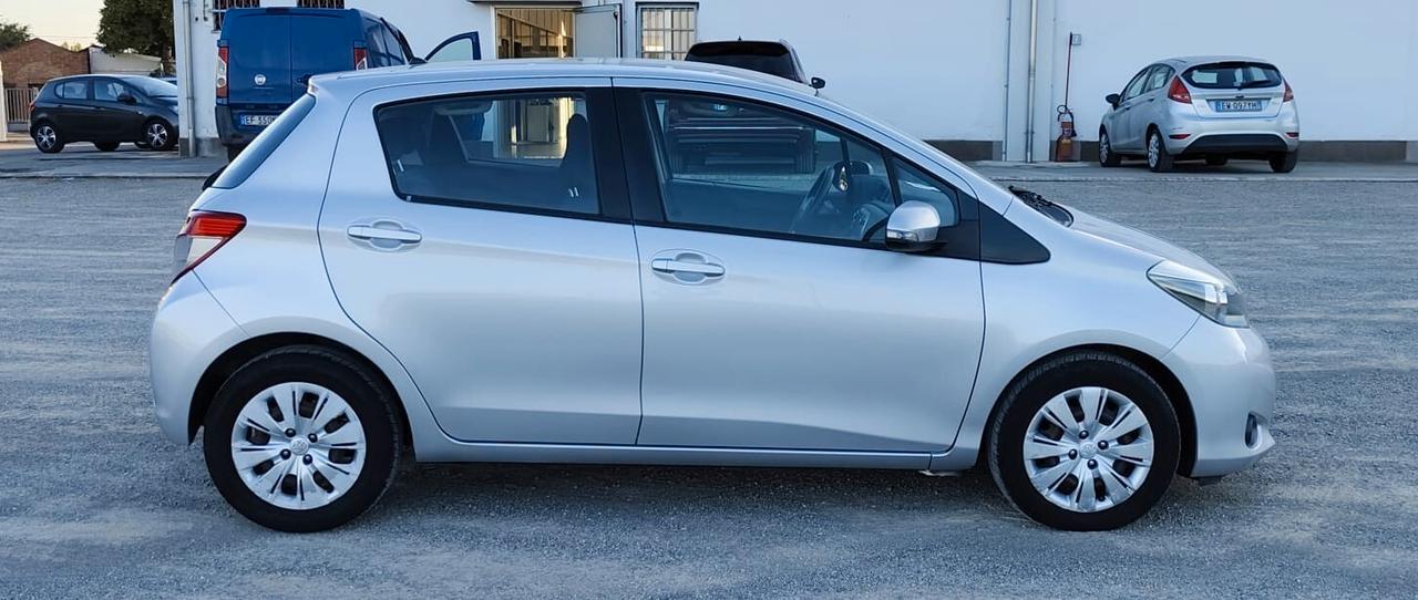 Toyota Yaris 1.4 D-4D 5 porte Lounge