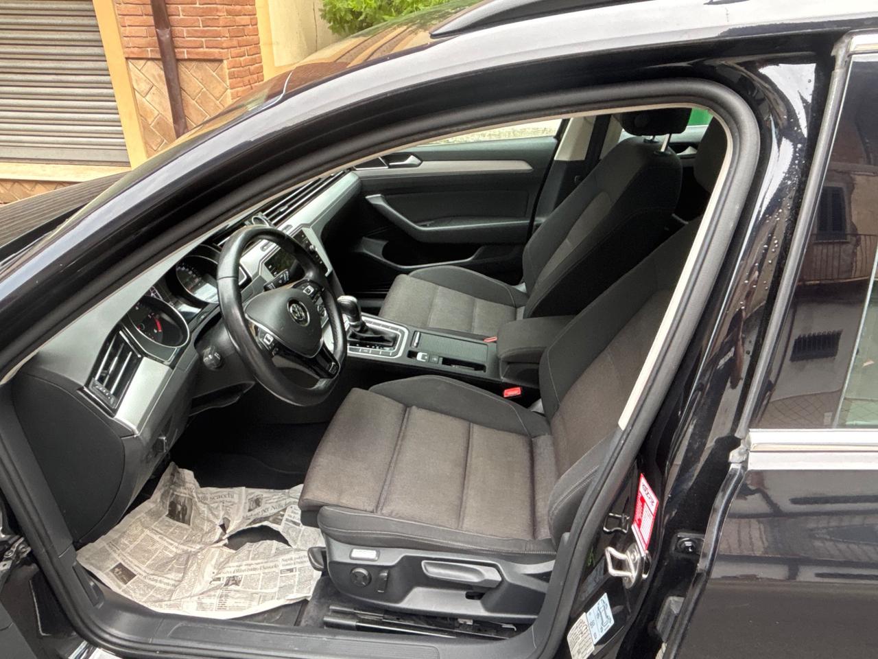 Volkswagen Passat 1.6 TDI SCR DSG Business BMT