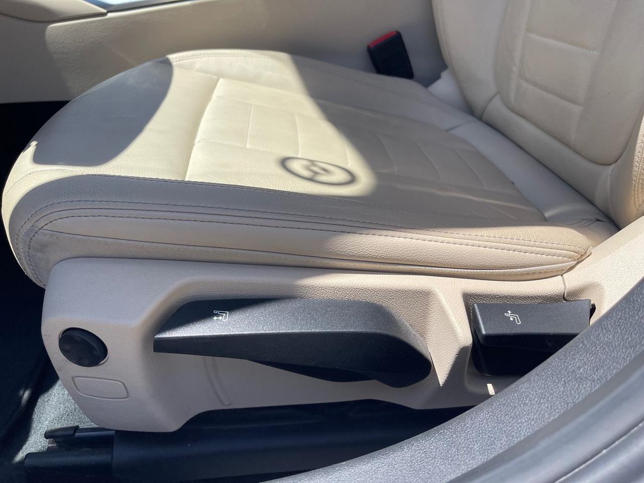 Bmw 320 i Luxury #11281