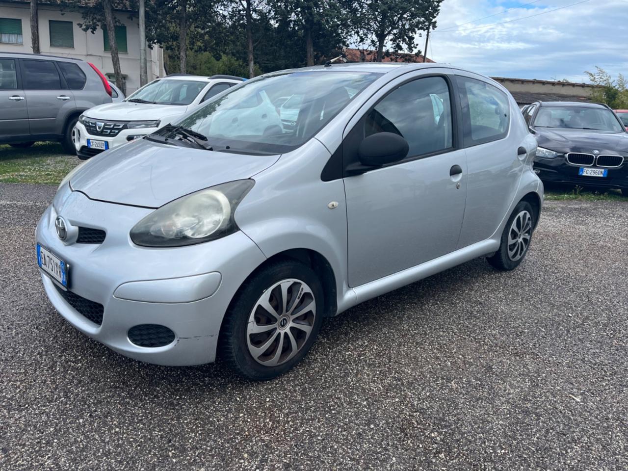 Toyota Aygo 1.0 12V VVT-i 5 porte ok neopatentati