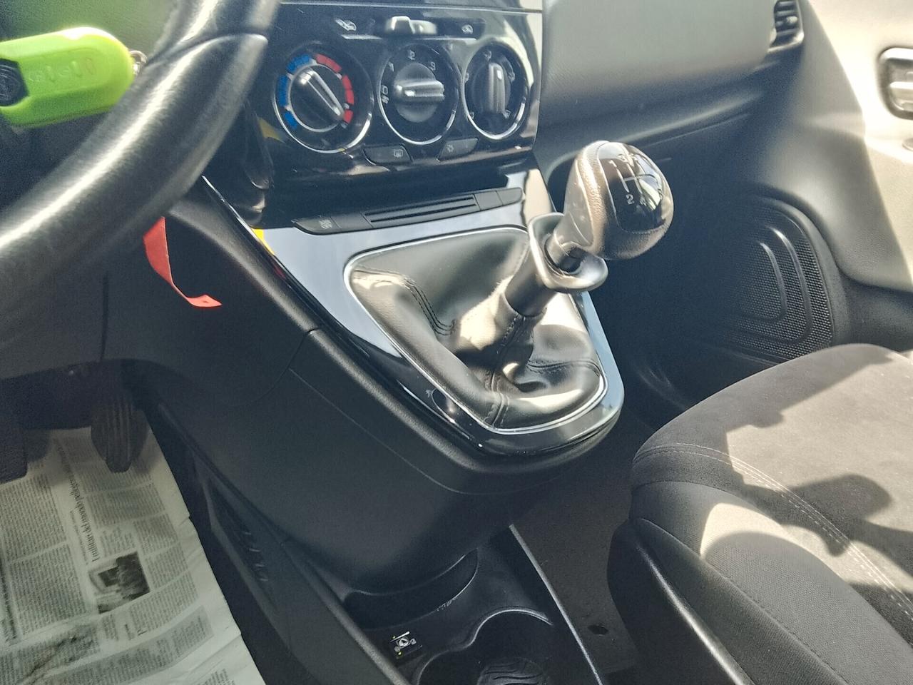 Lancia Ypsilon 1.2 69 CV 5 porte S&S Gold GPL