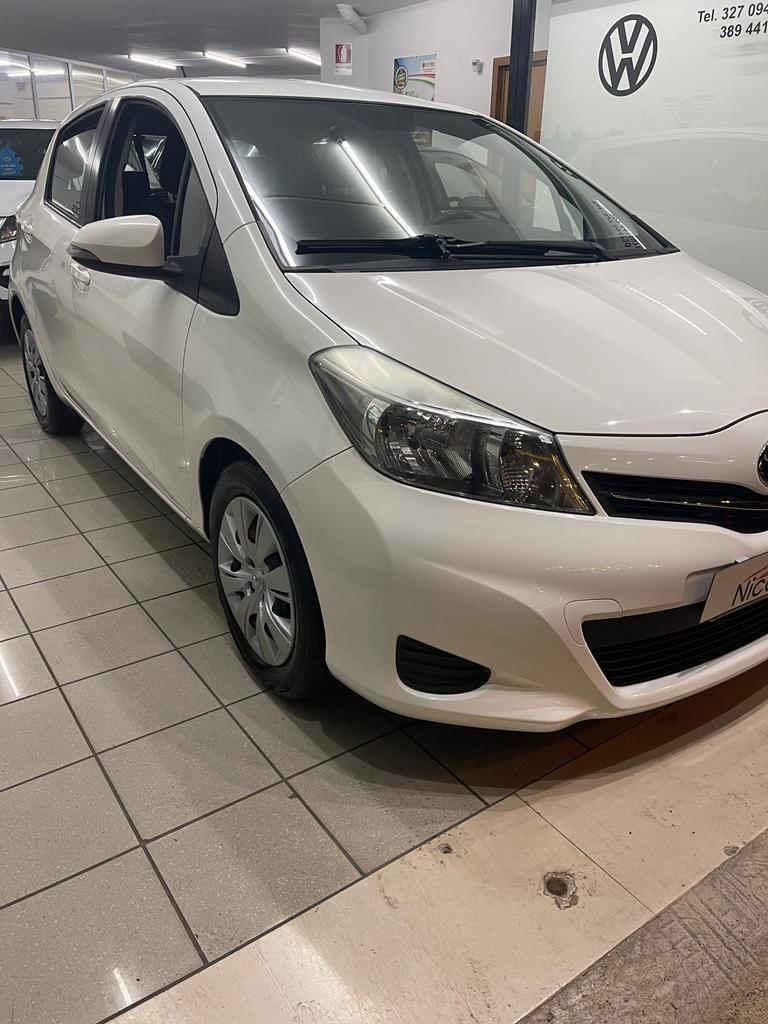 Toyota Yaris 1.4 D-4D 5 porte Lounge