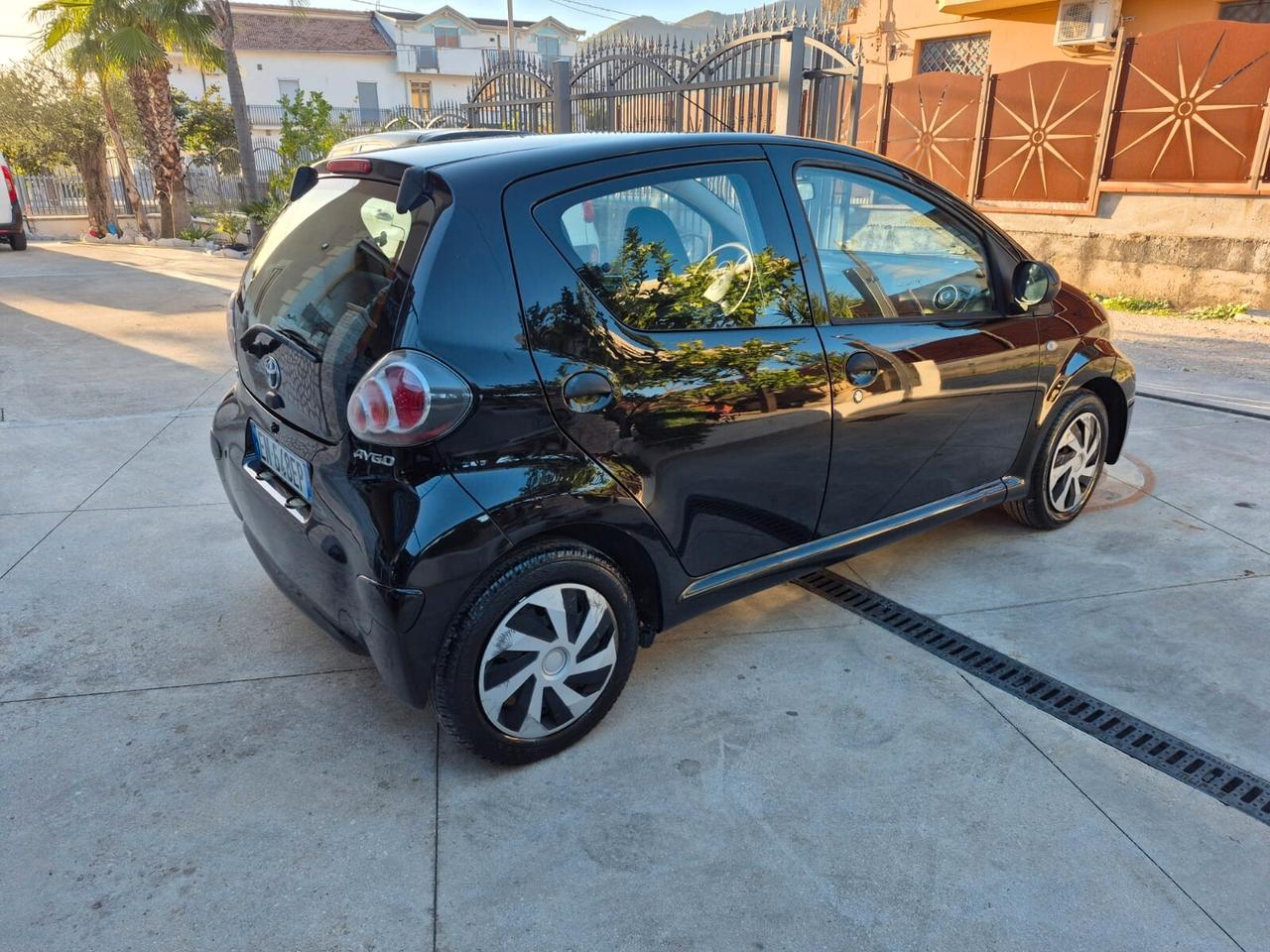 Toyota Aygo 1.0 12V VVT-i 5 porte Cool Soda Connect