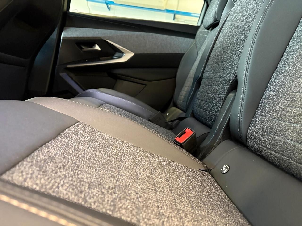 Peugeot 5008 ALLURE Hybrid 145 e-DCS6 7 posti SPOTICAR