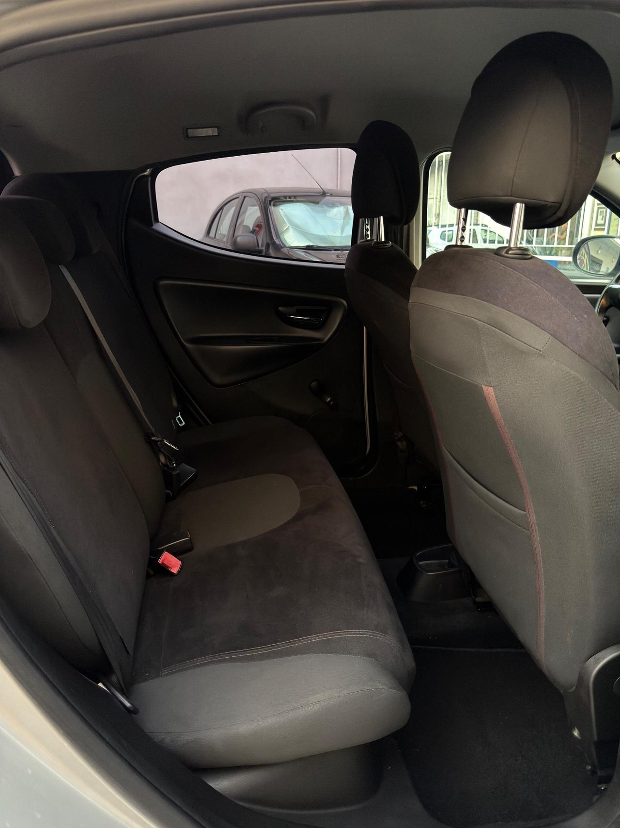 Lancia Ypsilon 1.2 69 CV 5 porte S&S Platinum GPL