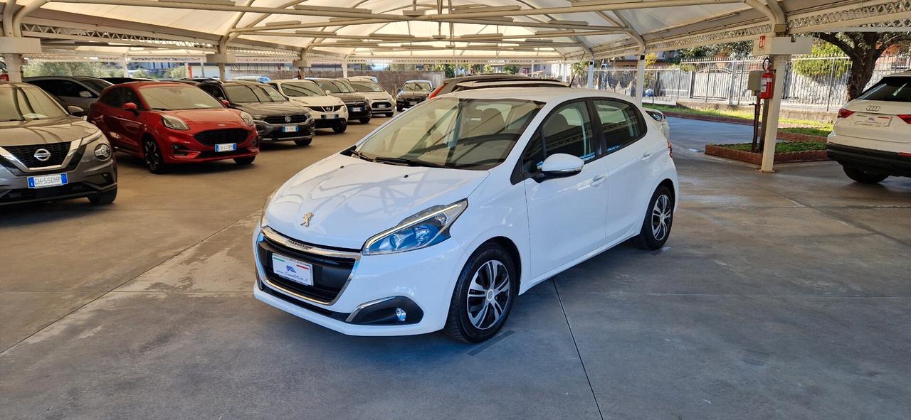 Peugeot 208 PureTech 82cv 5 porte Allure