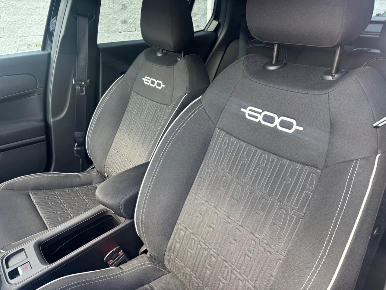 Fiat 600 Hybrid 110 CV DCT MHEV La Prima