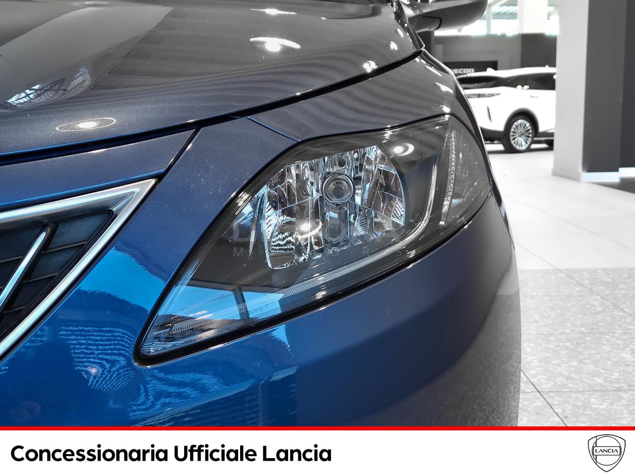 Lancia Ypsilon 1.0 firefly hybrid silver s&s 70cv
