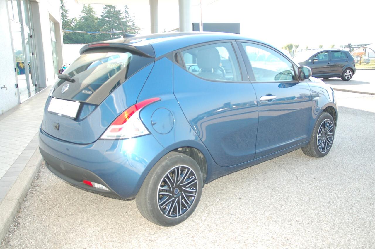 Lancia Ypsilon 1.0 FireFly 5 porte S&S Hybrid Gold Plus