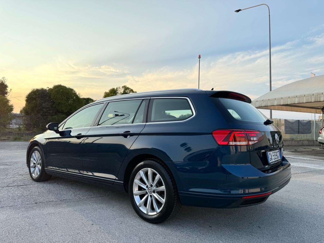VOLKSWAGEN PASSAT 1.6 Tdi EVO Dsg - Led Navi