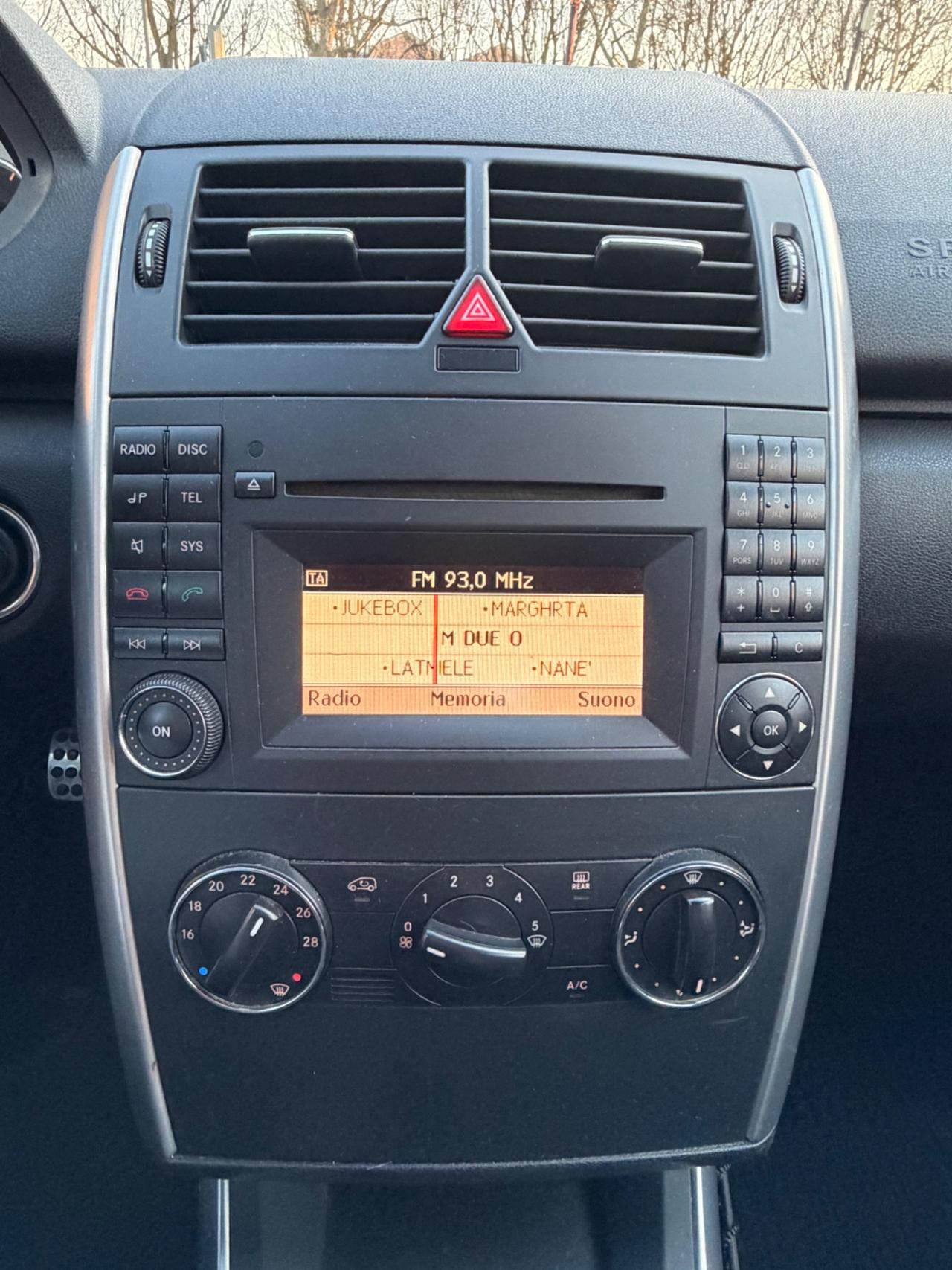 Mercedes-benz A 160 CDI BlueEFFICIENCY Avantgarde