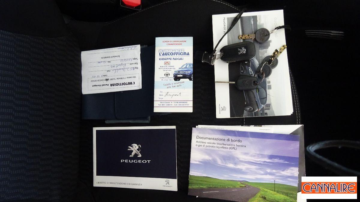 PEUGEOT - 208 - PureTech 82 5p. GPL Active