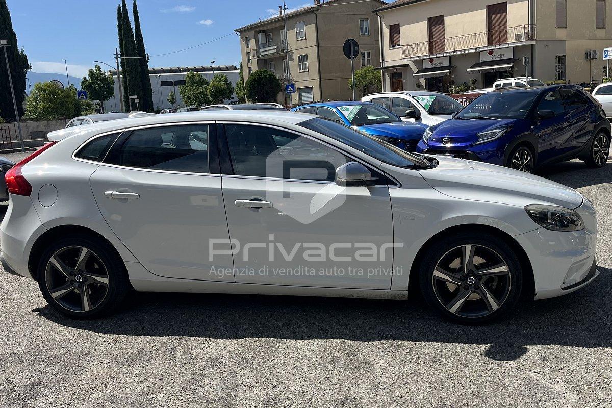 VOLVO V40 D2 R-design Kinetic