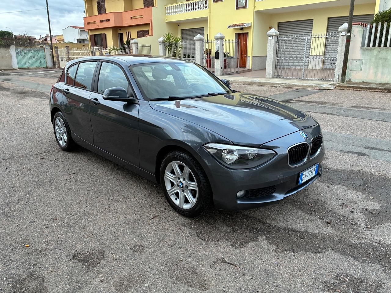 Bmw 118 118d 5p. Unique