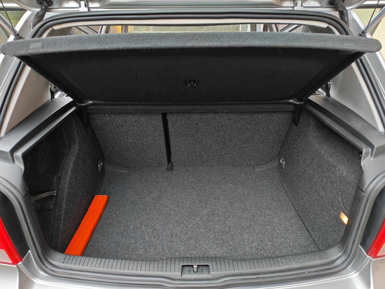 Volkswagen Golf 1.6 BENZINA 105cv Highline / 81.000km