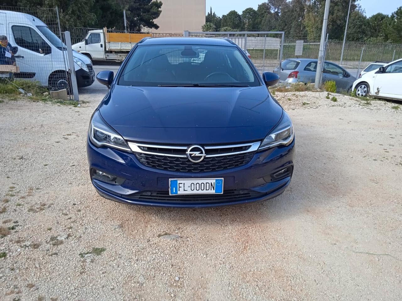OPEL ASTRA SPORT TOURER ST 1.6 CC CDTI 110 CV 2017 BUSINESS S&S MT6 € 5.000,00