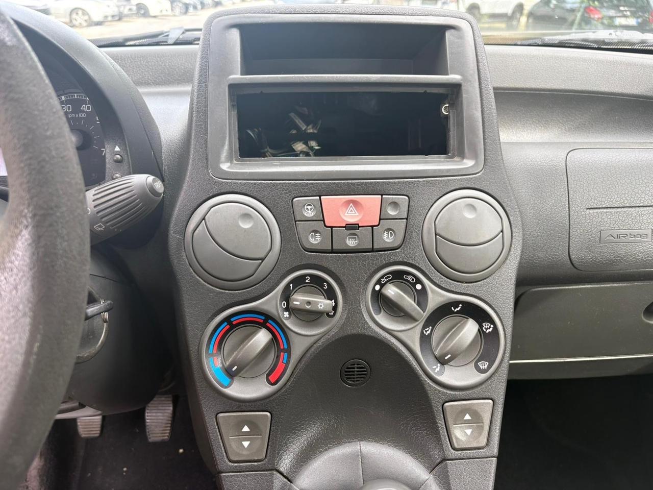 Fiat Panda 1.2 Dynamic natural power 2009 196.000 km