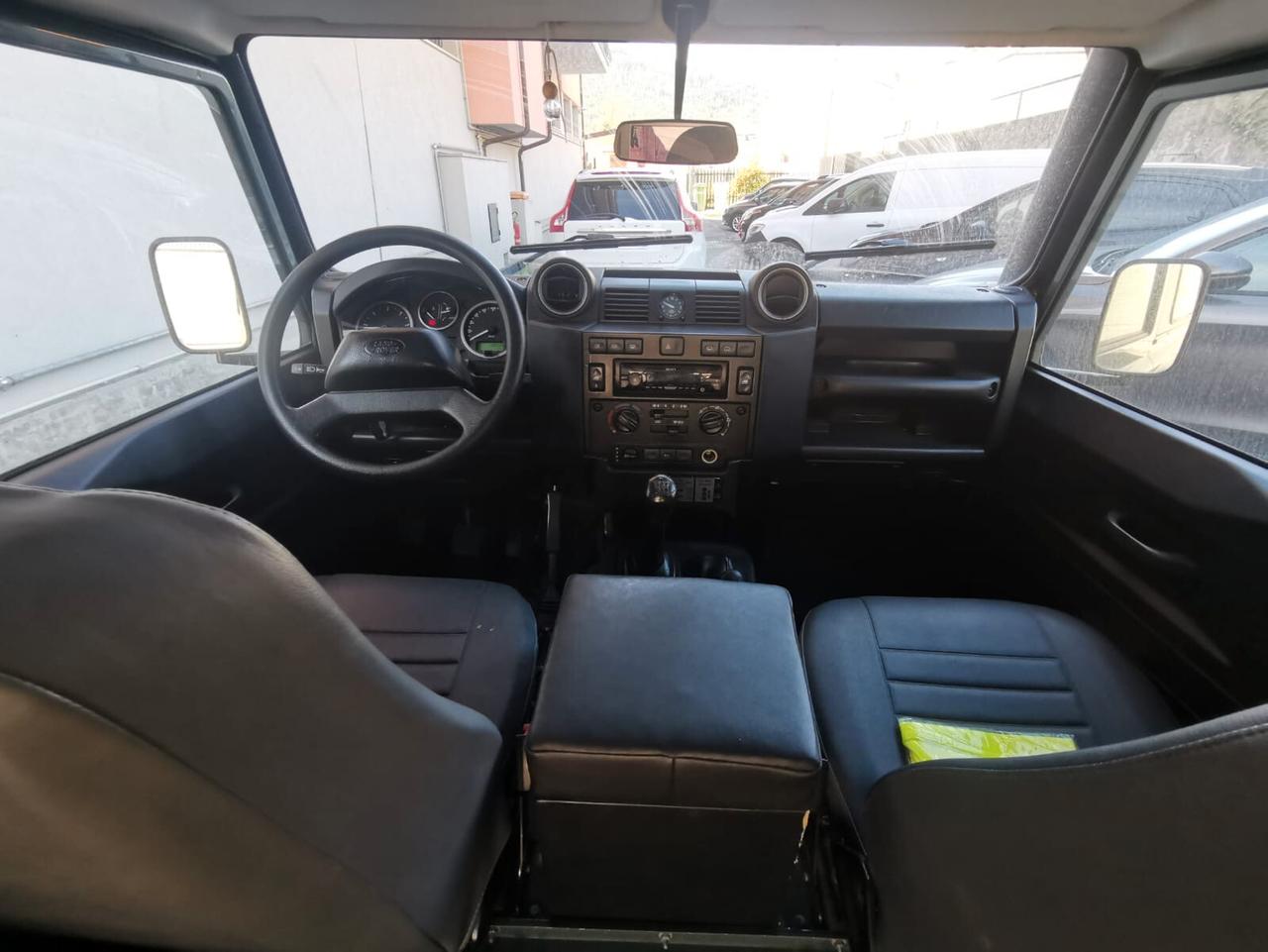 Land Rover Defender 2.4 td 2012