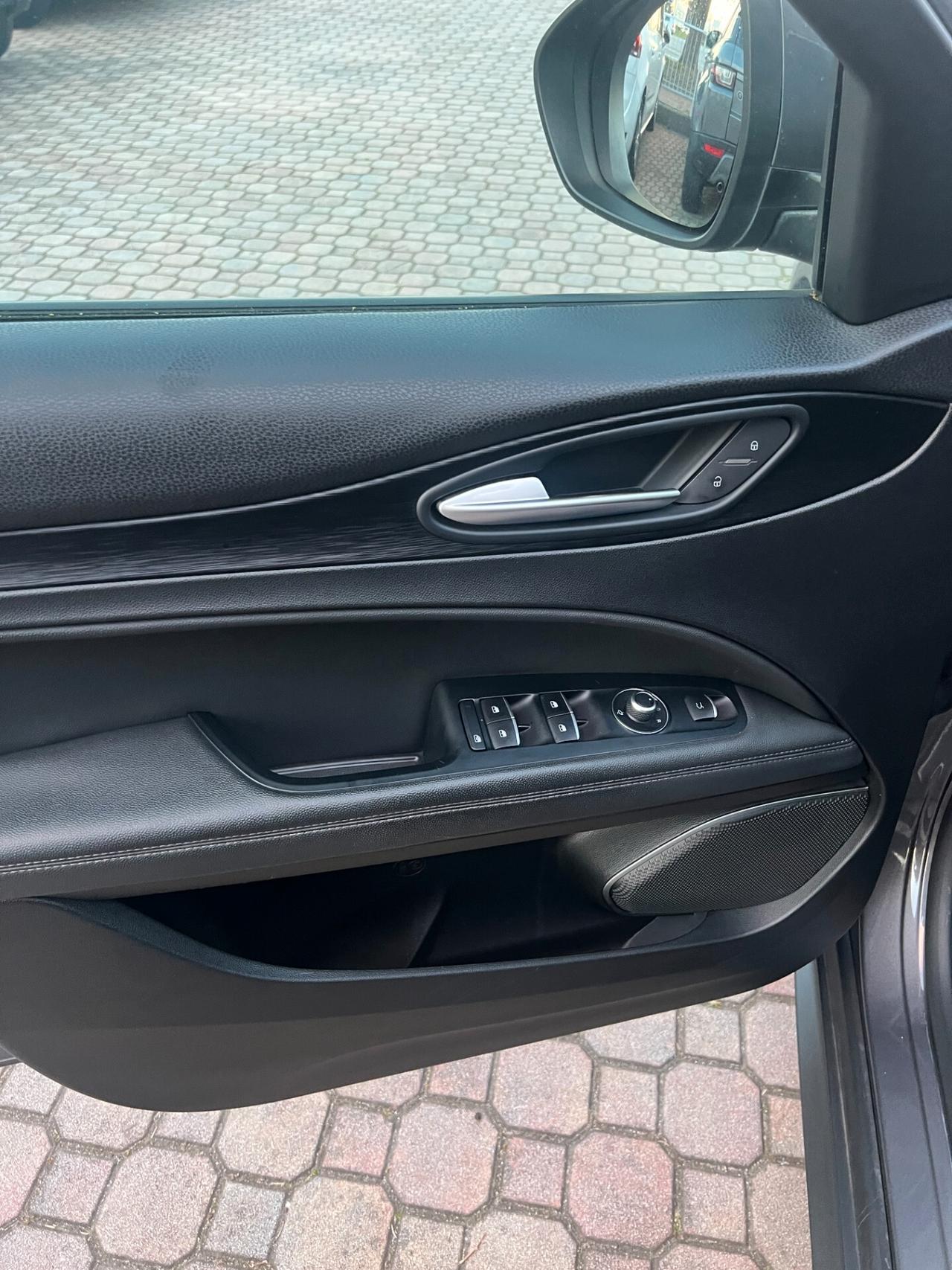 Alfa Romeo Stelvio 2.2 Turbodiesel 210 CV AT8 Q4 Executive