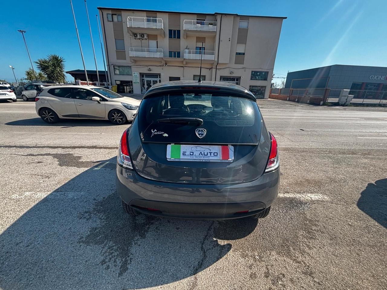 Lancia Ypsilon 0.9 TwinAir 85 CV 5 porte Metano Ecochic Elefantino