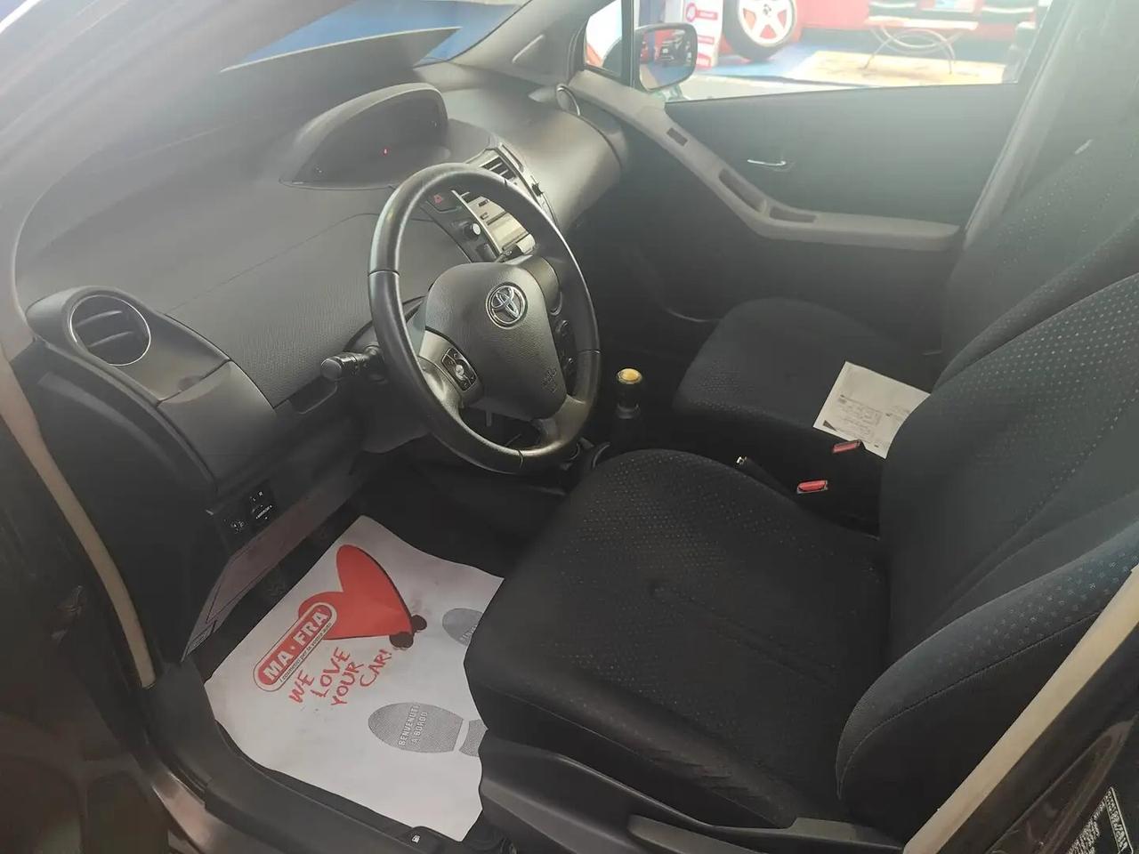 Toyota Yaris 1.0 5 porte Sol