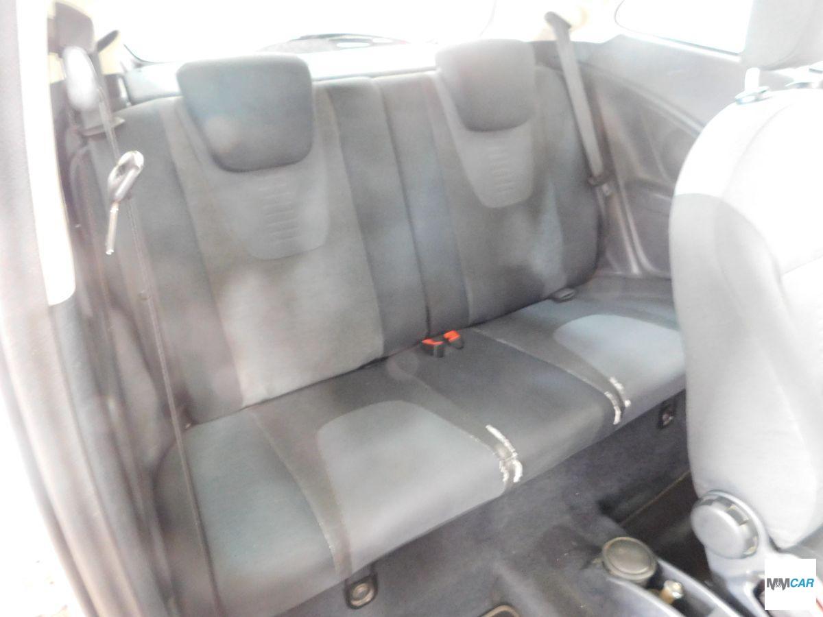 1.2 8V 69CV Titanium Business GPL