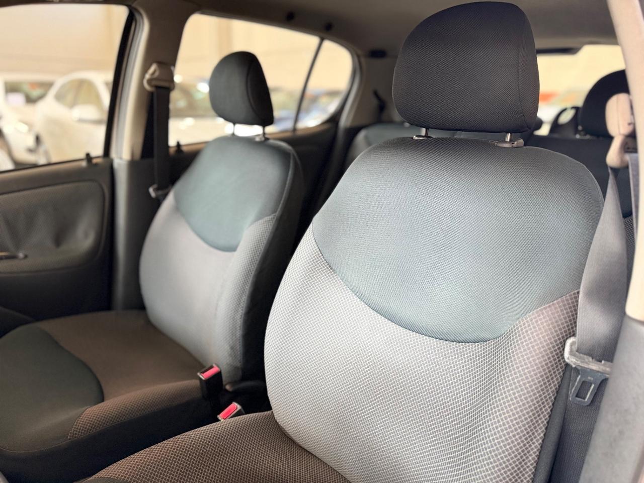 Toyota Yaris 1.3i 16V cat 5 porte Sol AUTOMATICO NEOPATENTATI