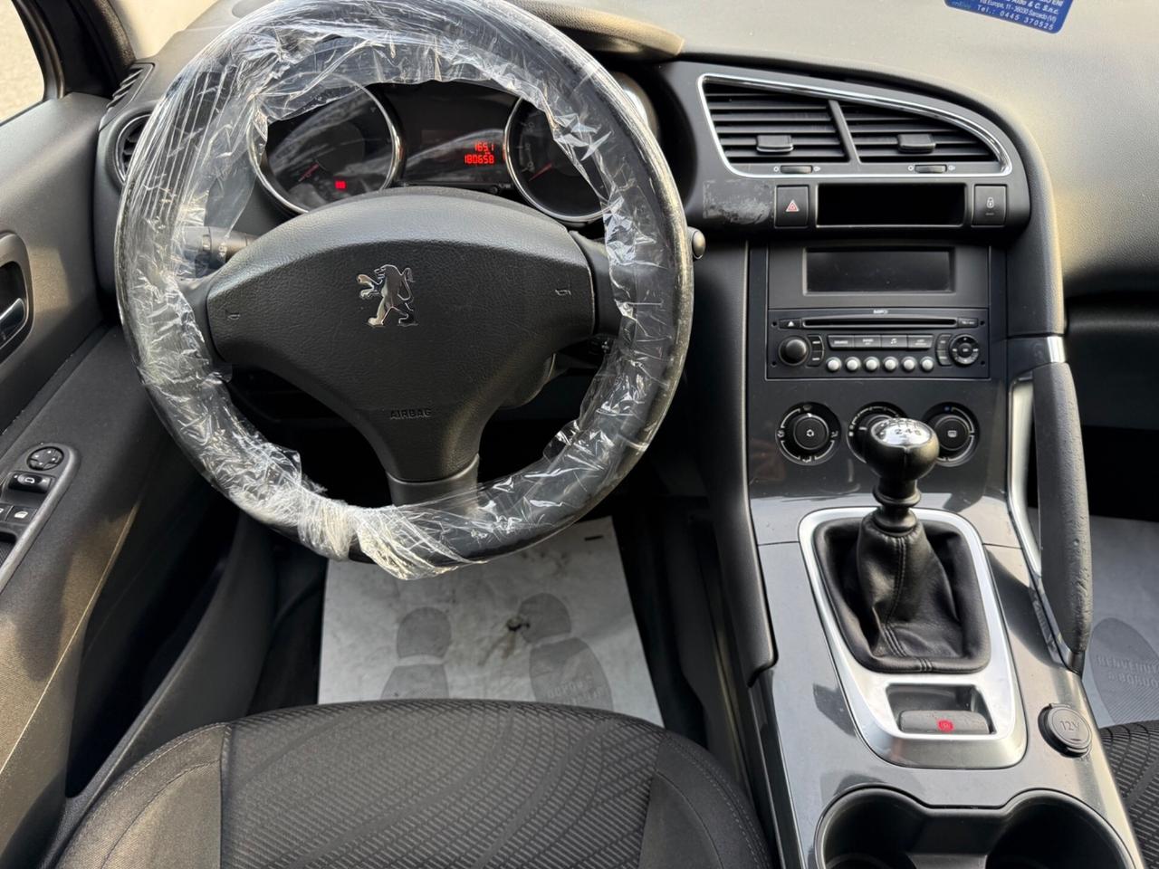 Peugeot 3008 1.6 HDi 110CV - Neopatentati