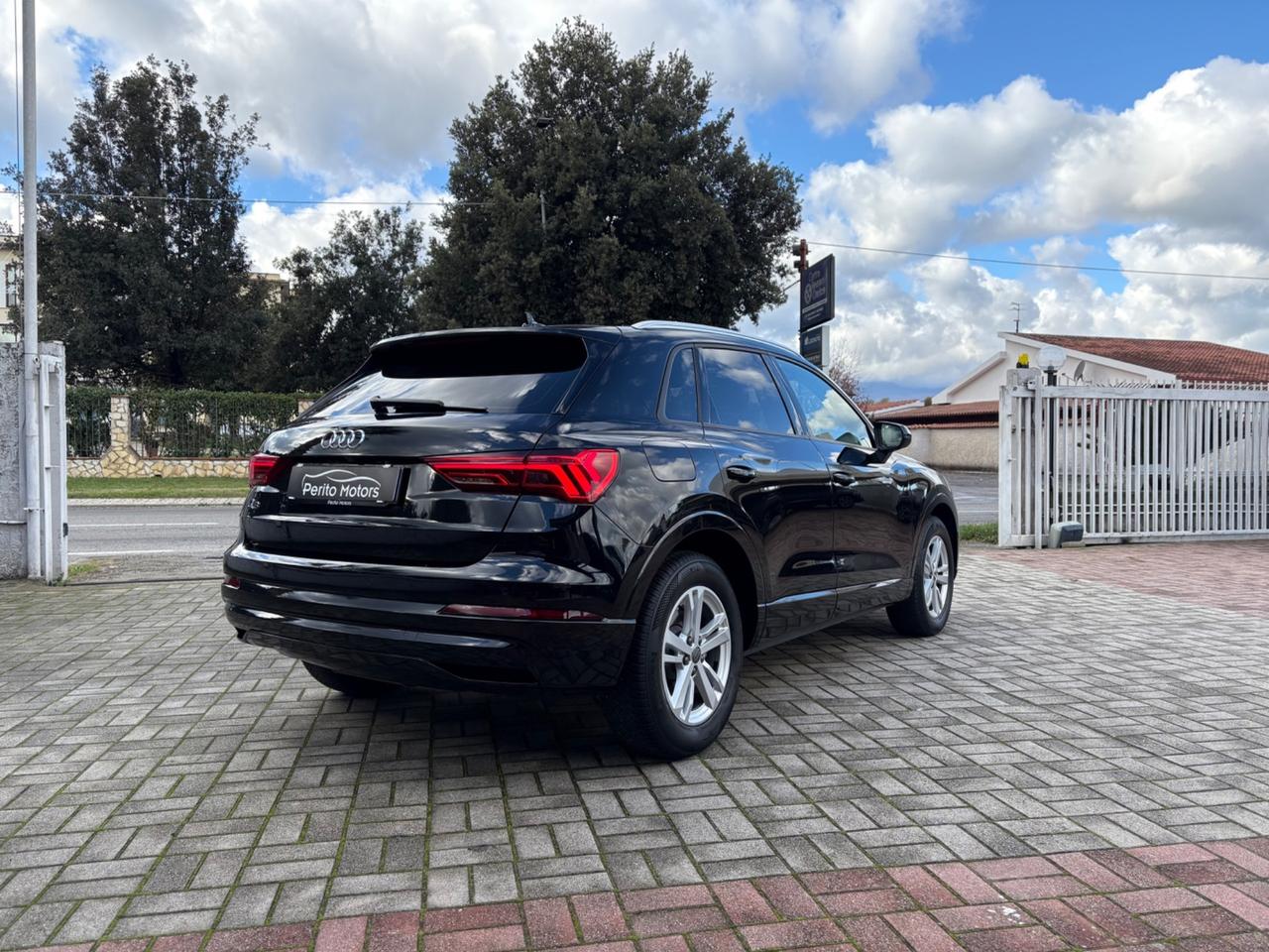 Audi Q3 35 TDI S tronic Business Advanced