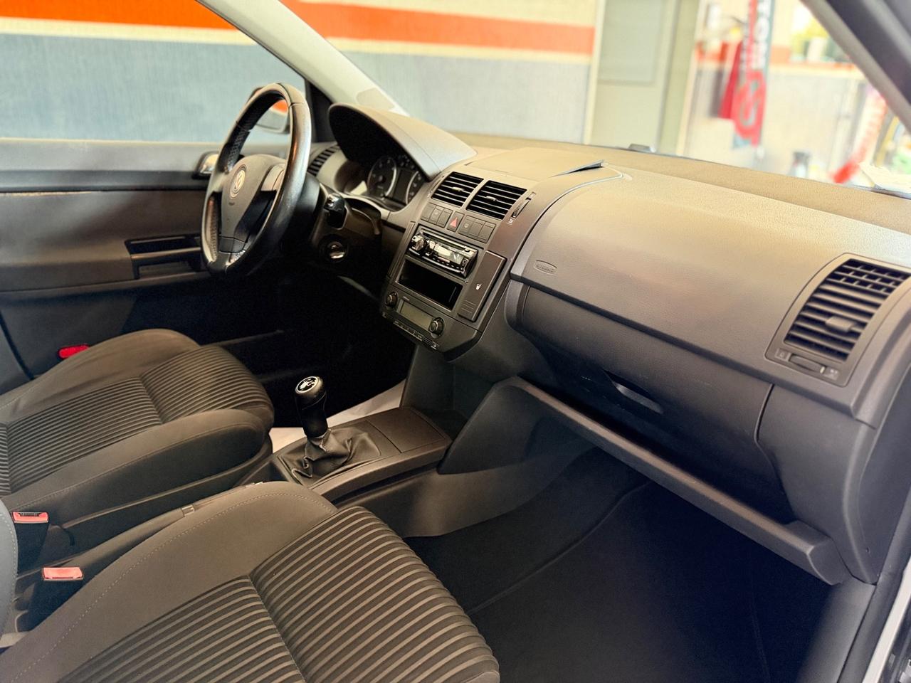 Volkswagen Polo 1.4/80CV TDI 5p. Sportline NEOPATENTATI