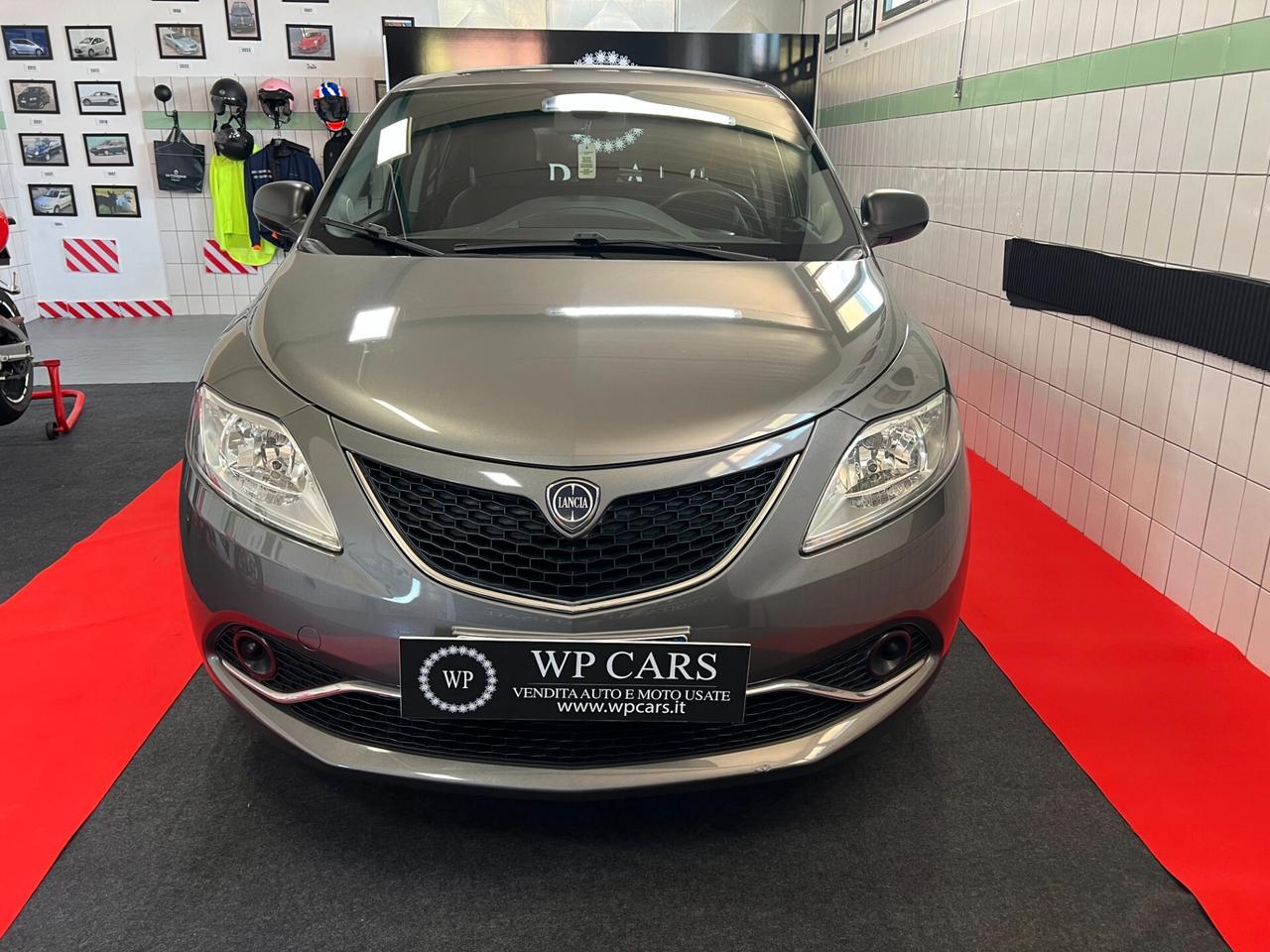 Lancia Ypsilon 1.2 69 CV 5 porte GPL Ecochic Silver